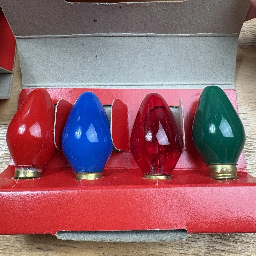 Lot of 6 Vintage NOS Montogomery Ward C7 1/2 Outdoor Christmas 24 Light Bulbs